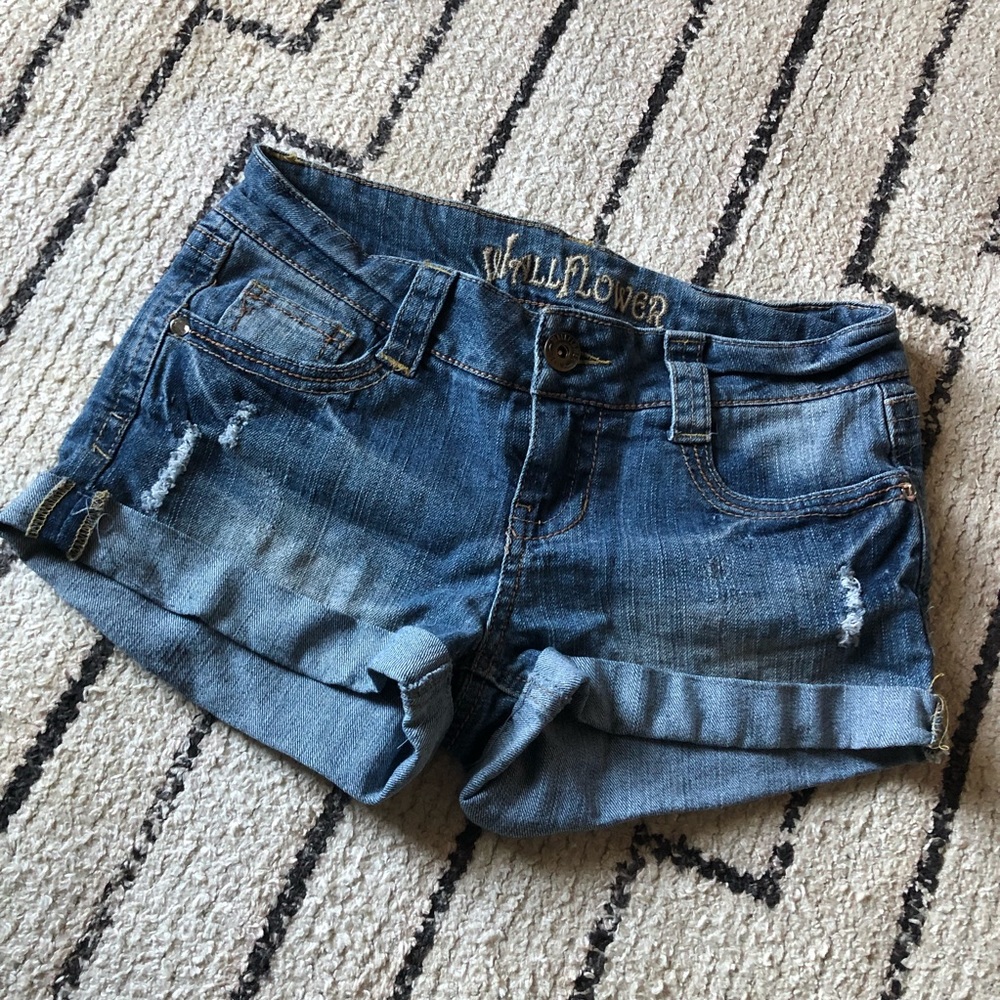 Wallflower shorts